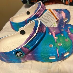 Multi-Color Tye Dye Classic Crocs Clog Size 5 Women’s/Size 3 Men’s